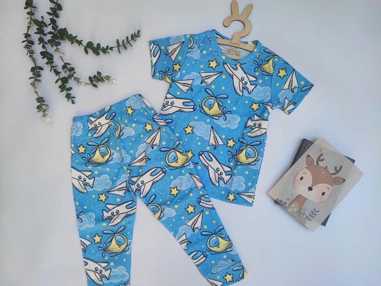 ارسال فوری لباس بچگانه