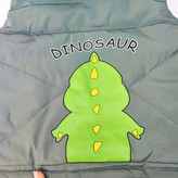 پافر دایناسوری بچهگانه سبک و راحت با کاپهودی و شاخ دایناسور