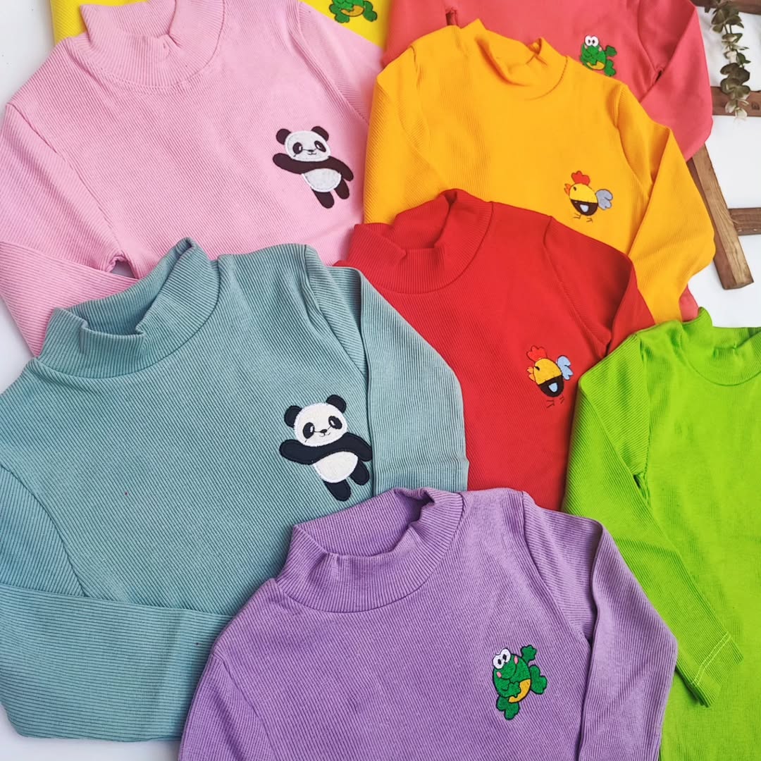 لباس پاییزی بچگانه با پارچه کشی و لطیف در رنگ‌های زرد، قرمز، سبز و بنفش