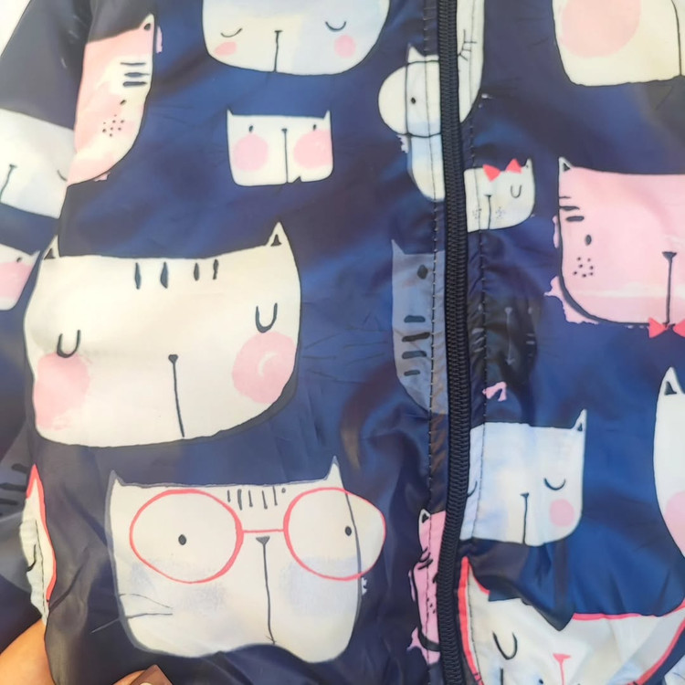 کاپشن سبک بچهگانه طرح گربه، دارای خز داخلی و کلاهدار