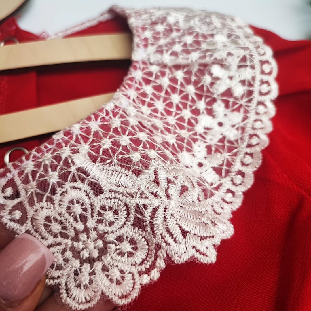 زیر دکمه نوزادی قرمز