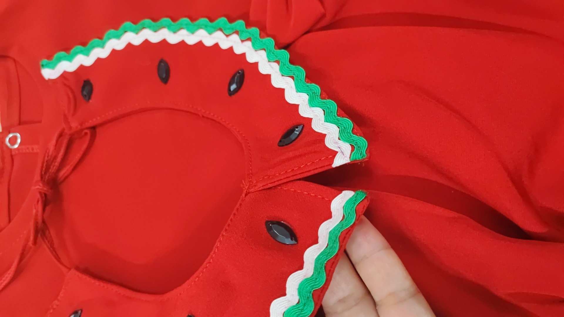 زیر دکمه نوزادی با یقه متحرک هندونه‌ای