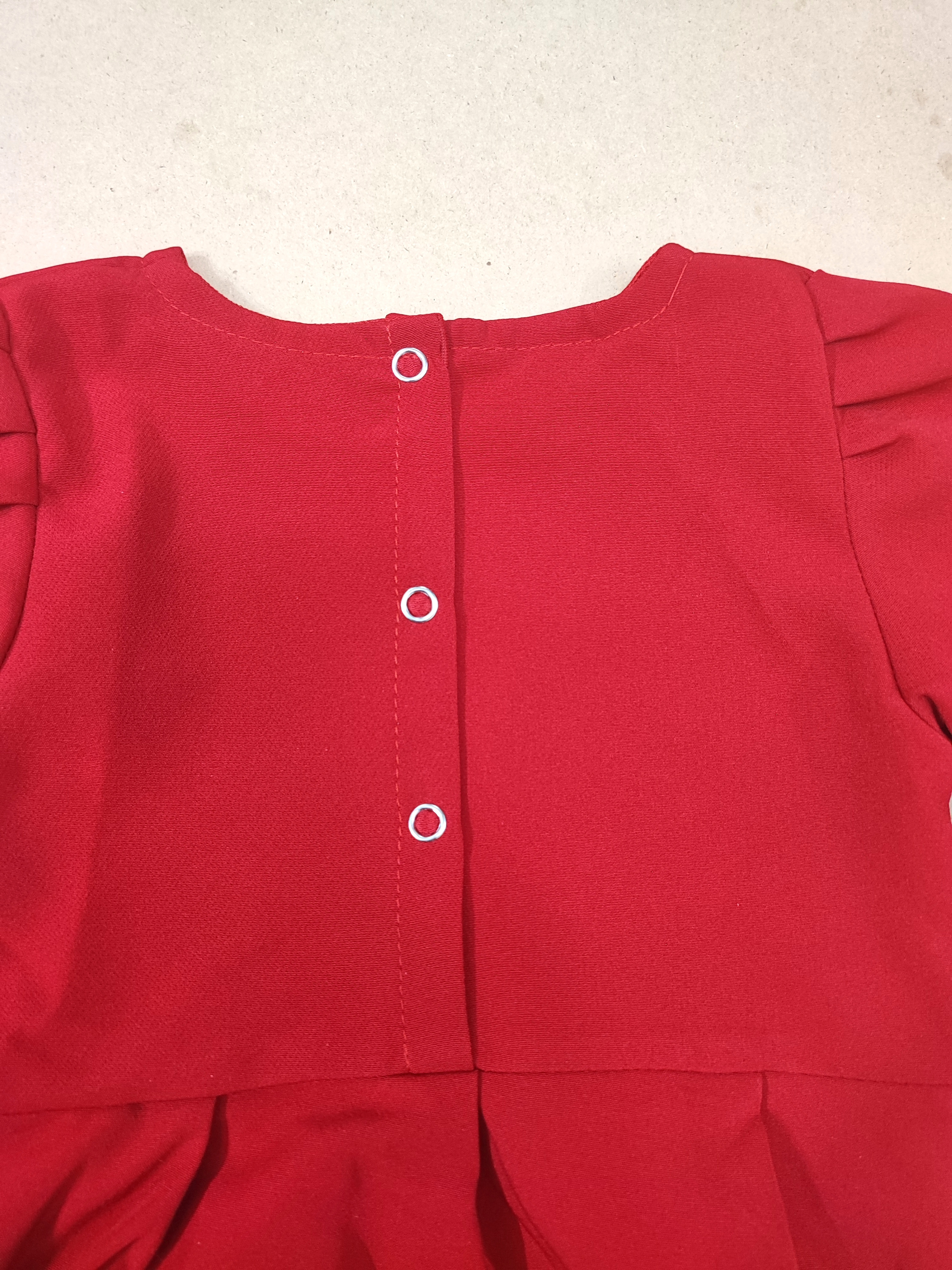 بادی زیر دکمه نوزادی رنگ قرمز