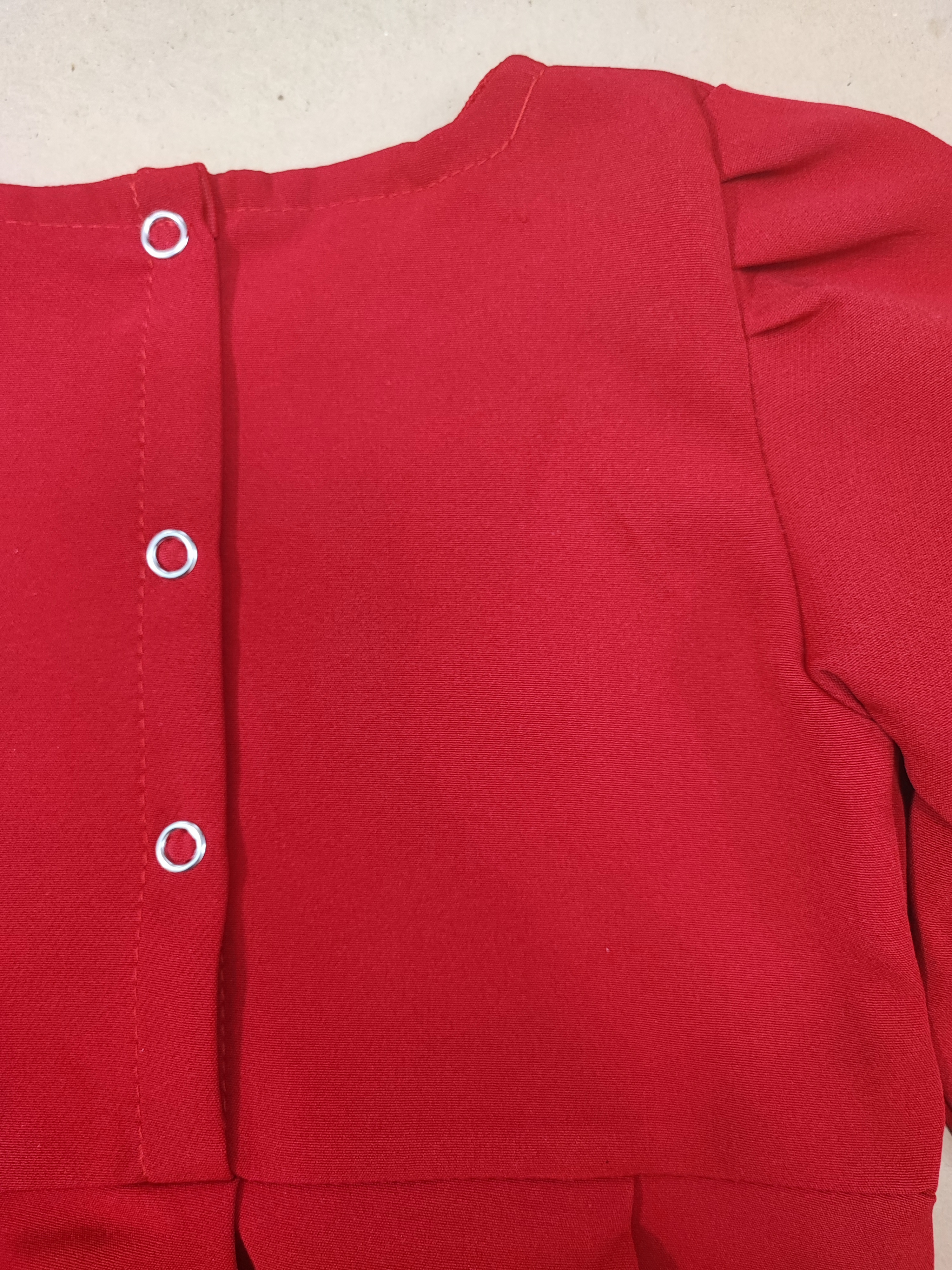 زیر دکمه مجلسی نوزادی دخترانه