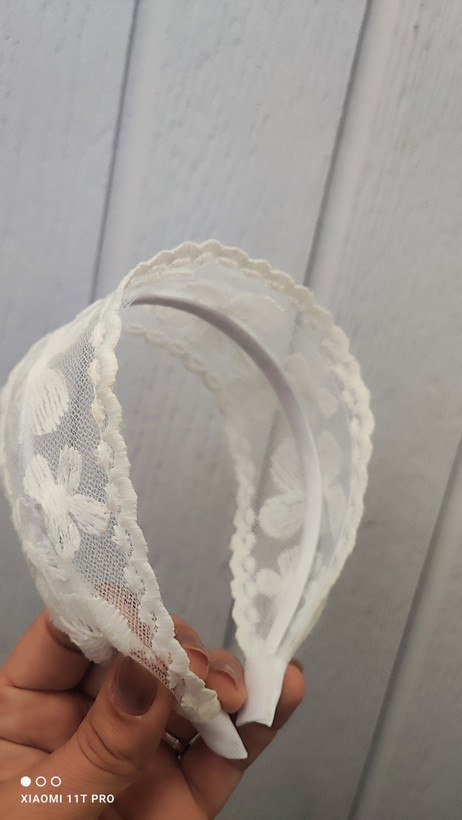 اکسسوری مو؛ تل سر فانتزی طرح گل رنگ سفید و مشکی